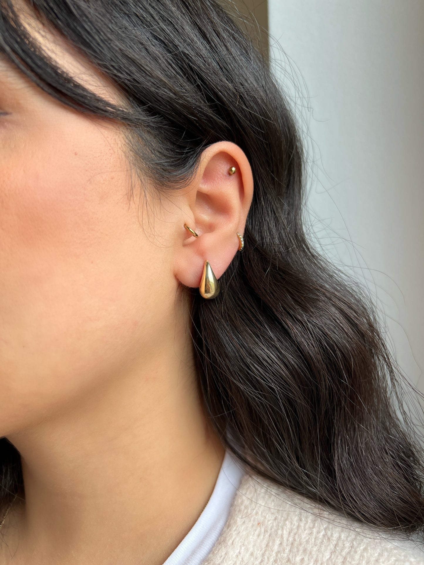 Elegante 14Karat Gold Ohrstecker Drip in Tropfenform