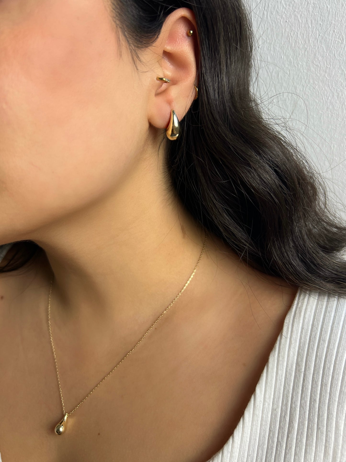 Elegante 14Karat Gold Ohrstecker Drip in Tropfenform