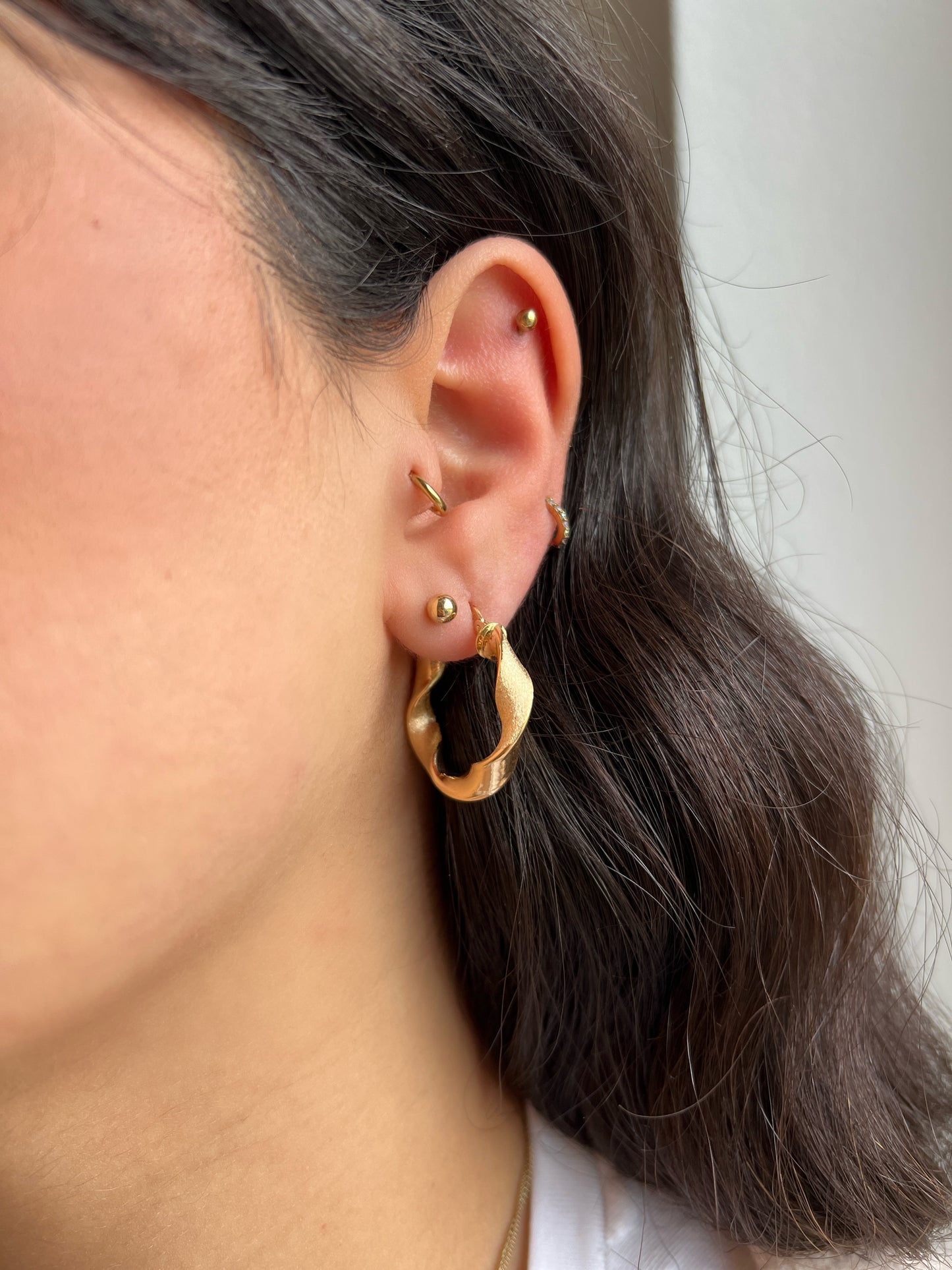 14K Gold Creolen Luna mit Mattem und Glänzendem Twist